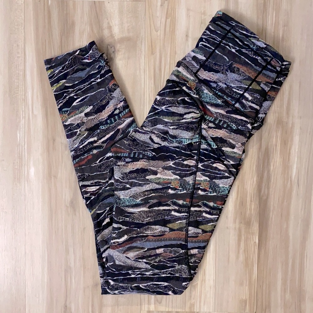 ❤️ Lululemon Fast & Free 25” Multi Print Leggings Size 2 NWOT
